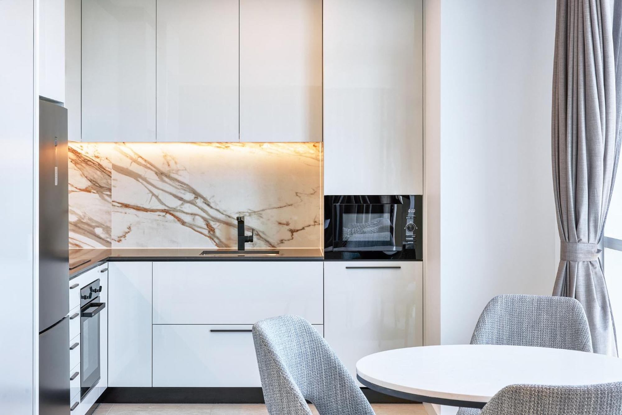 Meriton Suites Liverpool Exterior foto A kitchen in a private home